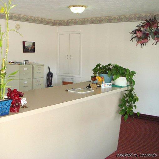 Budget Inn - Farmington Интерьер фото